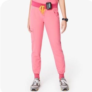 Figs neon pink scrub set